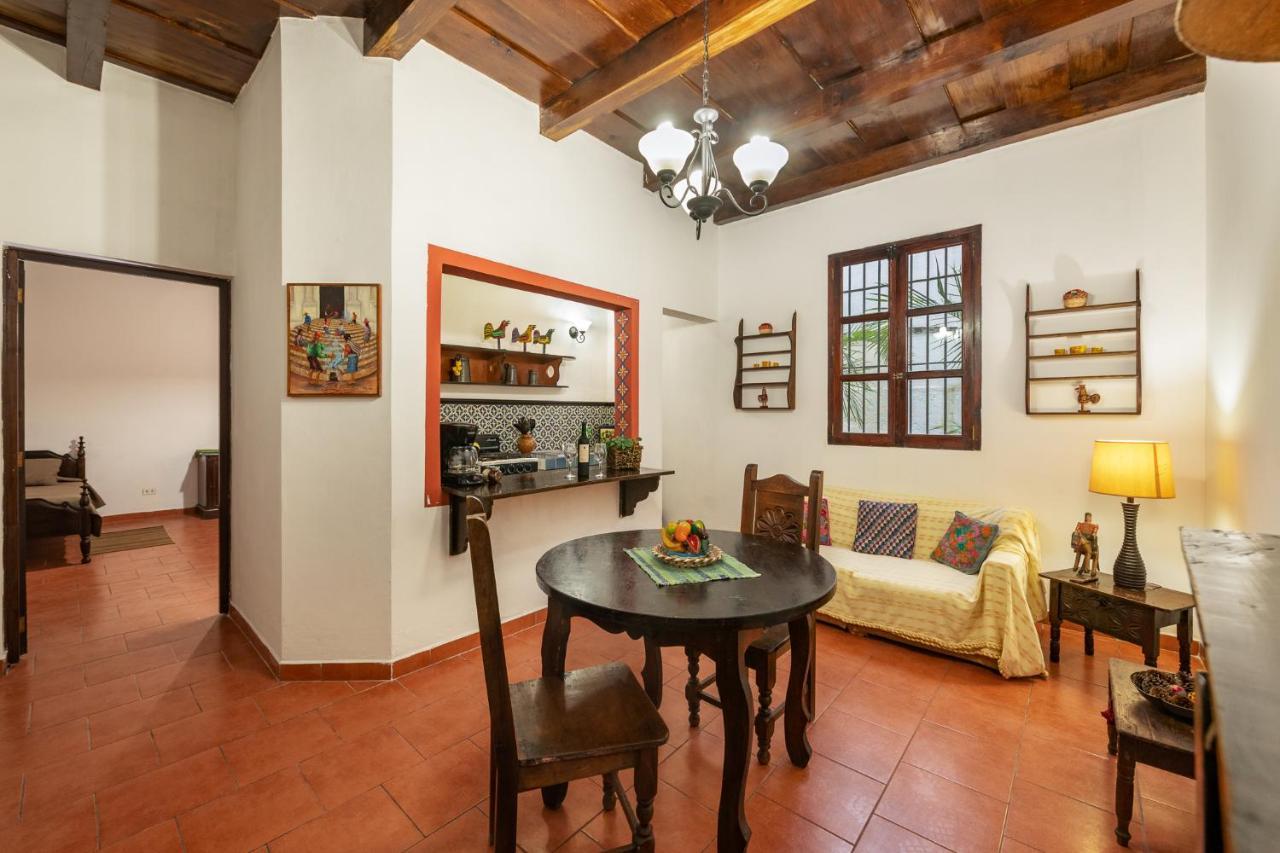 Апартаменты Casita Tumbergia Антигуа-Гватемала Экстерьер фото